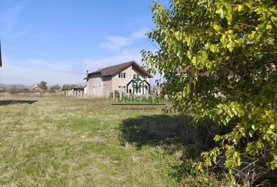 Teren de 2407 mp, în Mihăești - 4