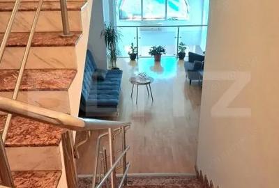 Casă cu 14 camere cu Teren 706 Mp în Soarelui - 3