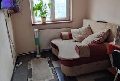 Apartament. 3 camere Scoala Ion Luca
