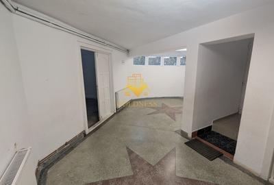 Casă individuală cu 9 camere cu Canalizare în Andrei Mureșanu - 25