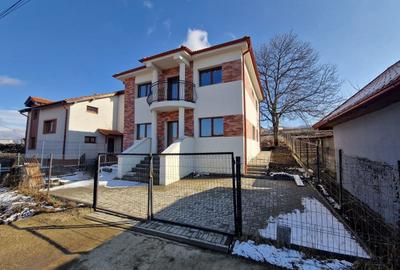 Casă individuală cu 4 camere cu Canalizare în Dezmir - 3