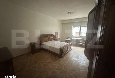 Casă cu 7 camere cu Teren 1171 Mp în Păulești - 2