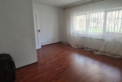 Apartament cu 3 camere decomandat în Vitan - 6
