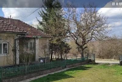 Casă cu 4 camere în Oarța de Jos - 9