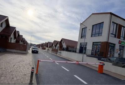 Casă cu 7 camere cu Teren 300 Mp în Central