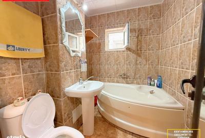 Apartament cu 3 camere decomandat, mobilat în Micro 17 - 1