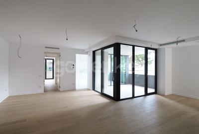 Apartament cu 4 camere semidecomandat în Aviatorilor