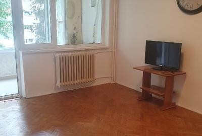 Apartament cu 2 camere semidecomandat în Berceni