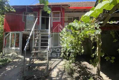 Casa cu etaj Ronat tren 750 mp