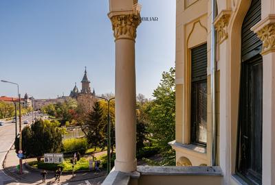 Spatiu de birouri cu vedere spre Catedrala, in Palatul Marschall - 0%