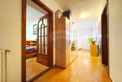 Casă cu Teren 1358 Mp în Bazoș - 10