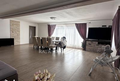 Casă cu 4 camere cu Teren 6380 Mp în Girișu de Criș - 18