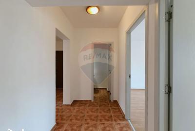Apartament cu 3 camere, mobilat în Astra - 15