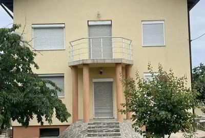 Casă cu 6 camere în Central - 1