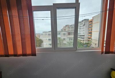 De vanzare apartament 3 camere, Prudu Complex 2 - 2