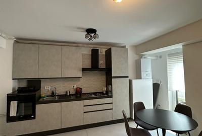 Apartament cu 3 camere semidecomandat, mobilat în Decebal - 5