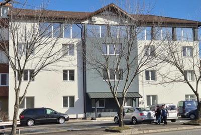 Spațiu comercial, de 880 mp, în Astra