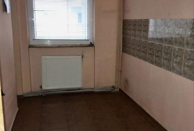 Apartament cu 3 camere decomandat în George Enescu - 7