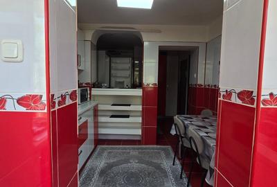 Apartament cu 3 camere decomandat, mobilat în Micro 3 - 25