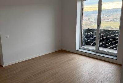 Apartament de vanzare, 3 camere, boxa inclusa, parcare - 3