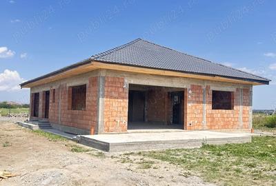 Casă cu 4 camere în Aeroport - 4