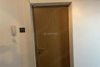 Apartament cu 3 camere decomandat în Calea Călărașilor - 6