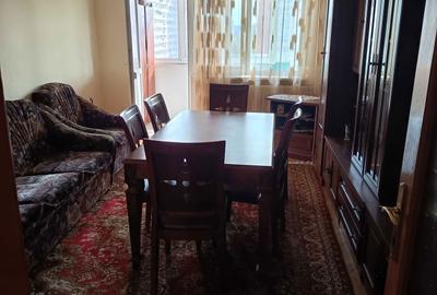 Apartament cu 3 camere decomandat în Craiovița Nouă - 2