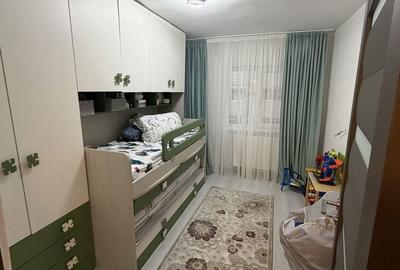Apartament cu 4 camere decomandat în Central - 4