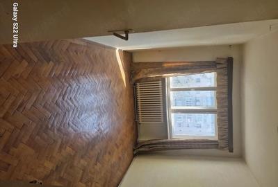 Apartament cu 4 camere semidecomandat în Central - 3