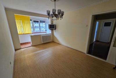 Apartament cu 2 camere decomandat în Alexandru Obregia - 1