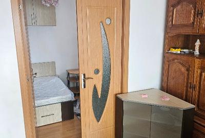 Apartament cu 3 camere semidecomandat în Crihala - 1