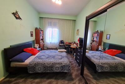 Casă individuală cu 8 camere cu Canalizare în Central - 11