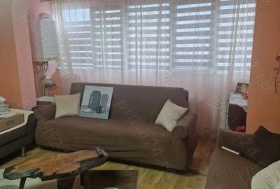 Apartament cu 3 camere semidecomandat în Central - 2