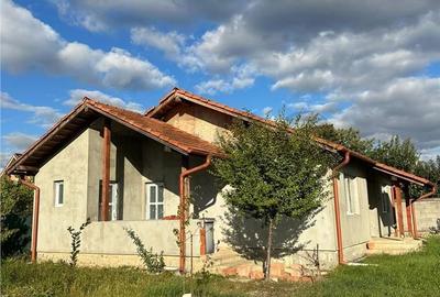 Casă cu 3 camere cu Teren 460 Mp în Oșorhei - 2