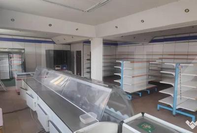 Spațiu comercial, de 300 mp, în Central - 3