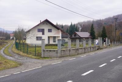 Casă cu 5 camere cu Teren 2688 Mp în Piatra - 12