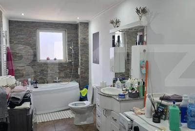 Casă cu 5 camere cu Teren 2800 Mp în Central - 11