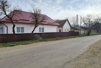 Casă cu 4 camere în Țaga