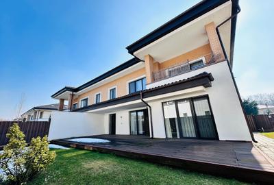 Duplex cu 11 camere cu Canalizare în Central - 1