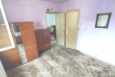 Apartament 2 camere bun de renovat intrarea Liberta?ii, Caracal. - 4