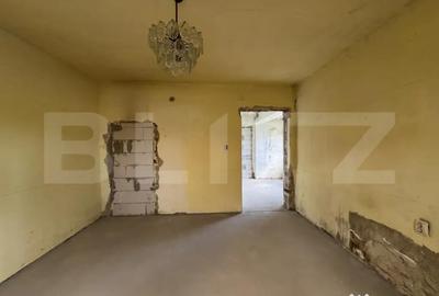 Casă cu 4 camere cu Teren 244 Mp în Central - 2