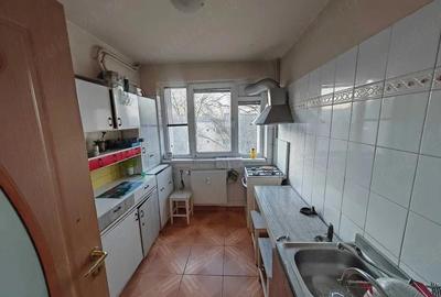 Apartament cu 2 camere semidecomandat, mobilat în Dristor