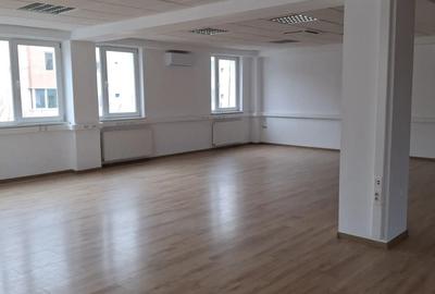 Spațiu comercial, de 140 mp, în Central - 2