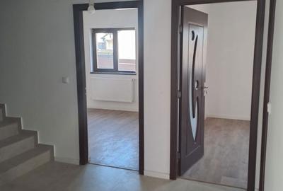 Casă cu 4 camere în Central - 9