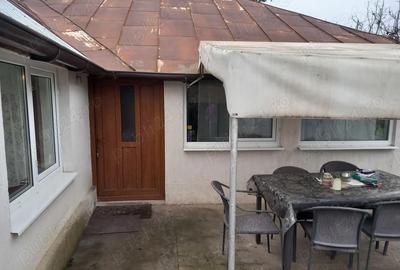 Casă cu 3 camere în Tichilești - 2