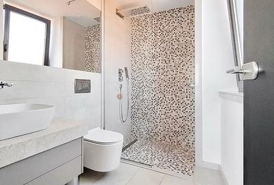 Priveliste Panoramica Spre Oras Si Masivul Tampa - 26