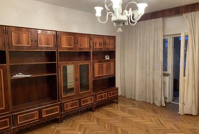 De inchiriat ultracentral apartament 3 camere decomandate