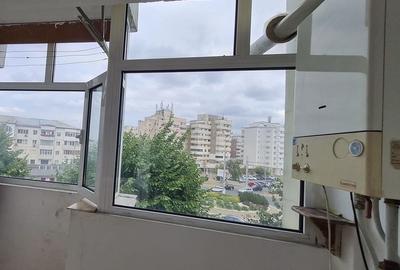 Apartament cu 3 camere decomandat în Mioriței