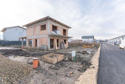 Vânzare Casă Individuală 134 mp, acces asfaltat și toate utilitățile - 1