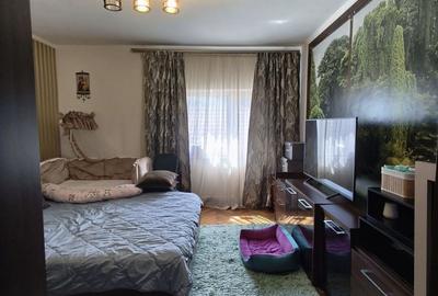 Casă individuală cu 7 camere cu Canalizare în Central - 8